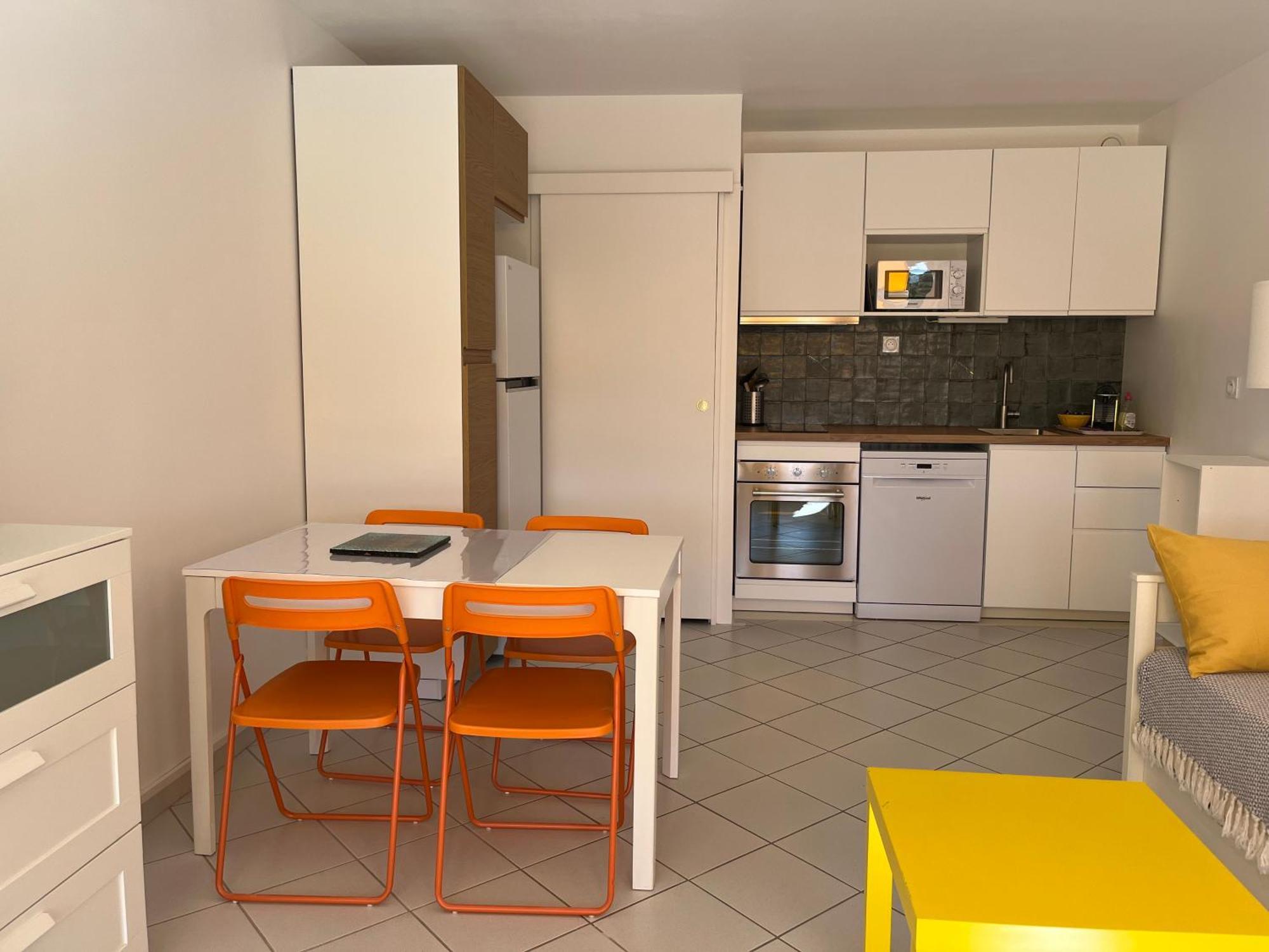 Apartment Anny Climatise Vue Avec Piscine Le Grau-du-Roi
